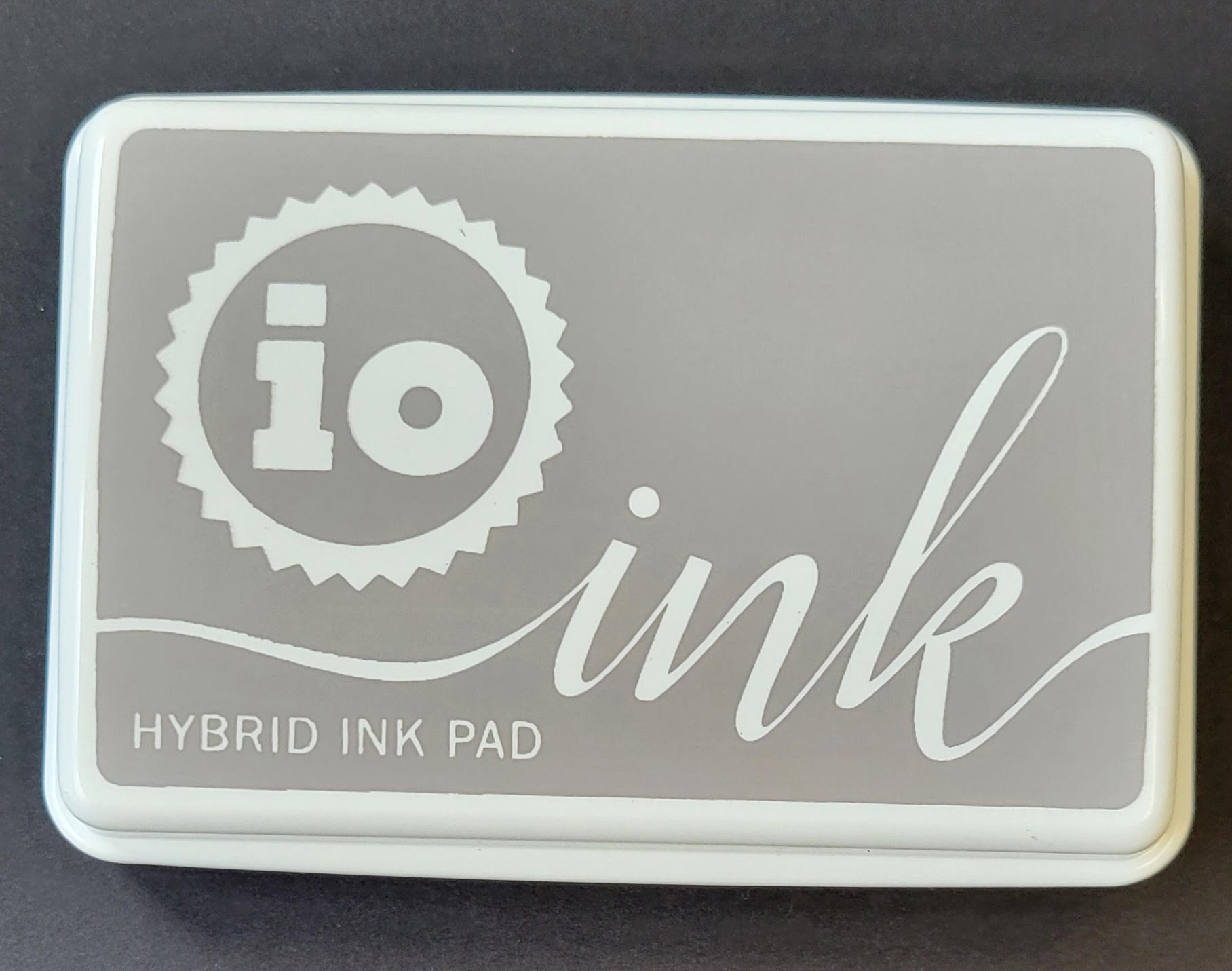 Shadow Hybrid IO ink pad.